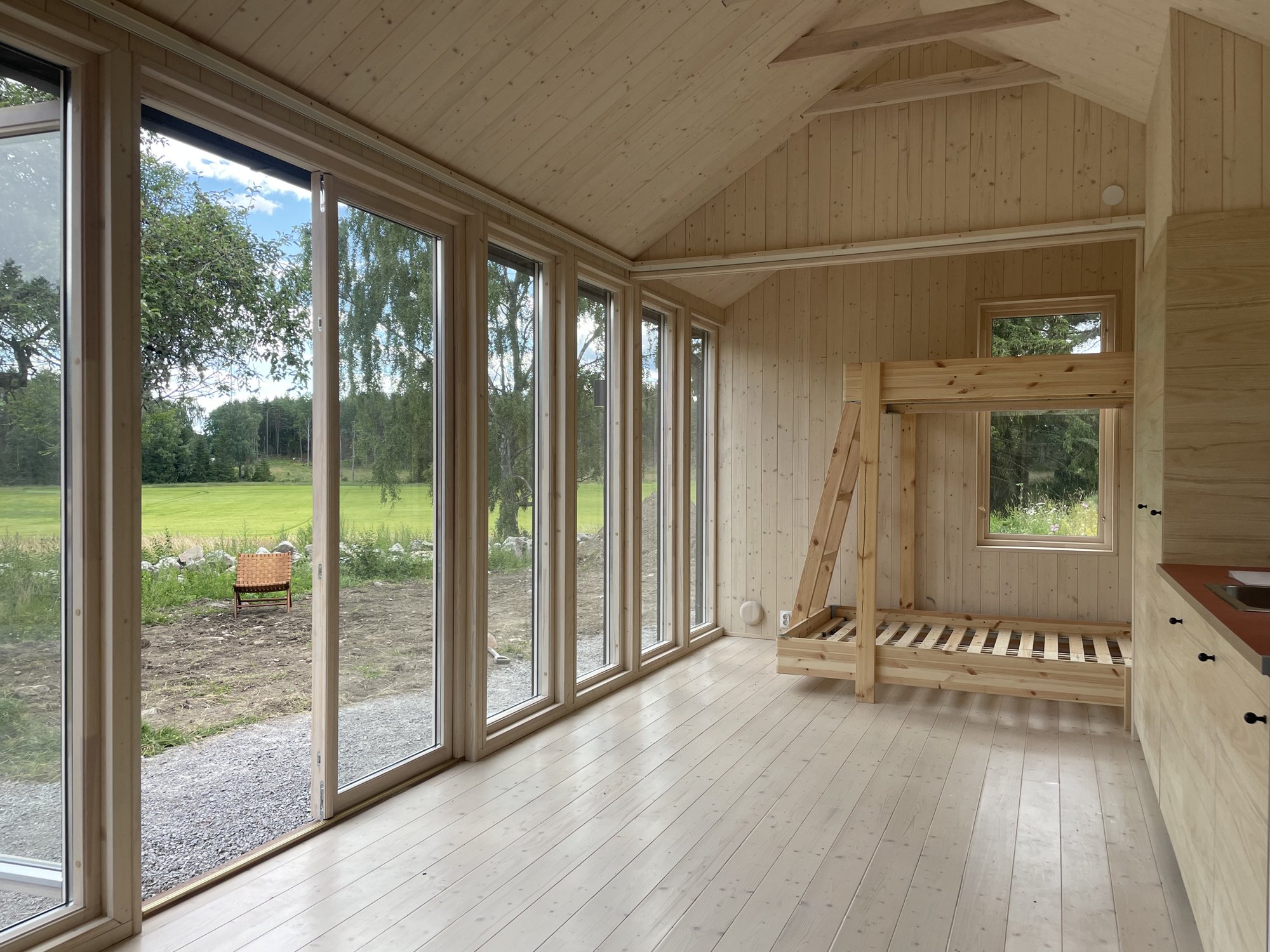 Nor Cabin interiör med genomtänkt planlösning